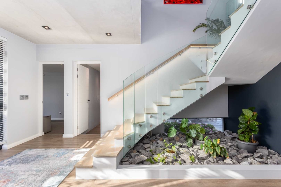5 Bedroom Property for Sale in Val De Vie Estate Western Cape